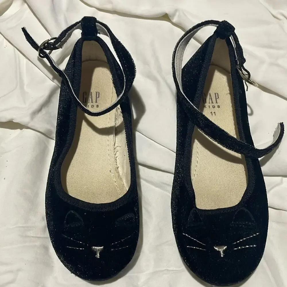 Gap kids 11 black velvet cat shoes with ankle strap rubber soles euc